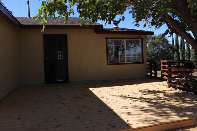 Building Photo - 2416 Cedar Dr