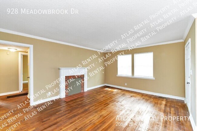 Building Photo - 928 Meadowbrook Dr
