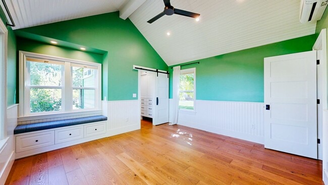 Building Photo - Country Charm Meets Vineyard Views! Two Bedroom Two bath with room to relax!