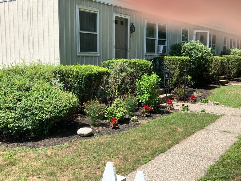 Building Photo - 93 Woodin Rd