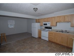 Building Photo - Glenvue