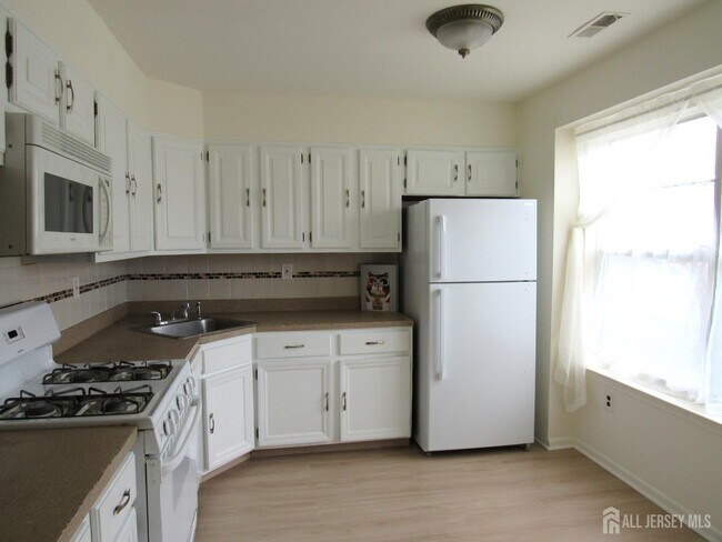 Building Photo - 32 Lafayette Ct