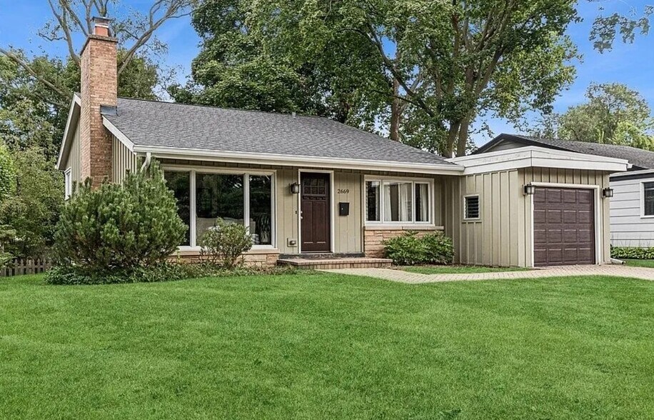 Primary Photo - 2669 Crawford Ave