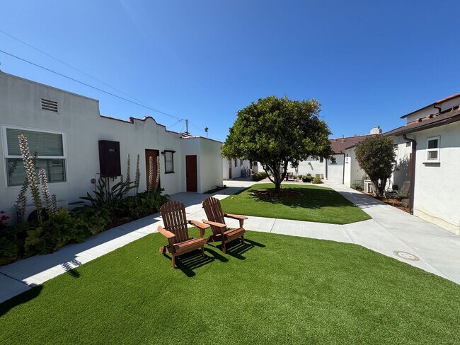 Building Photo - Completely Remodeled Spanish Style Midtown Apartment! Air Conditioning!
