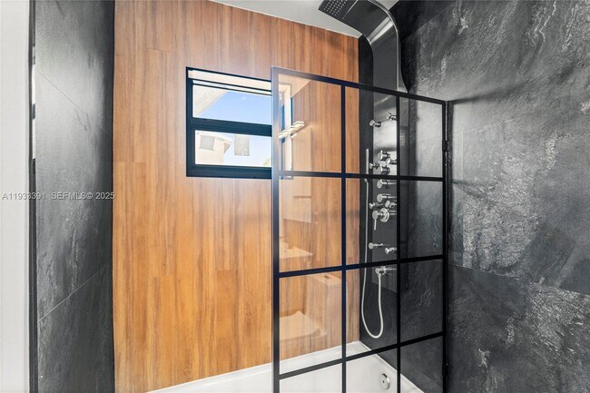 Building Photo - 1121 NW 57th St