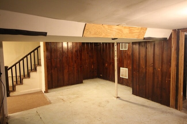 Building Photo - 107 E 33rd St