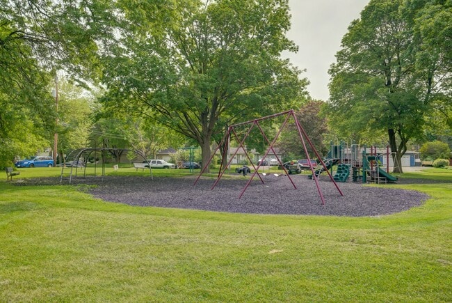 Building Photo - 5809 Balsam Rd