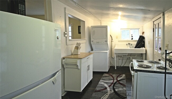 Building Photo - 7 State Rte 55