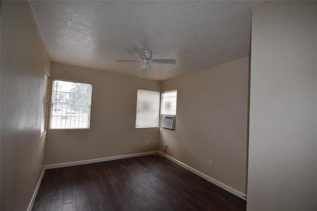 Building Photo - 1704 Sam Wilson St