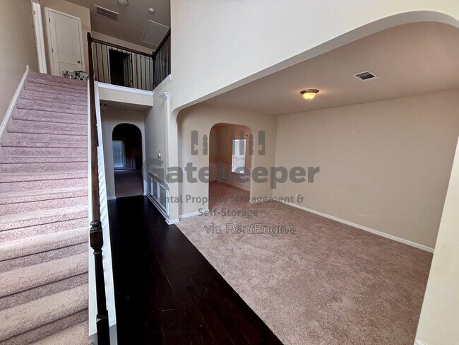 Building Photo - 4743 Chickadee Ln