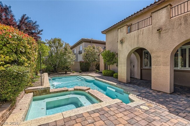 Building Photo - 552 Puenta Del Rey St