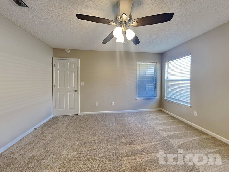 Building Photo - 4231 Hanging Moss Dr