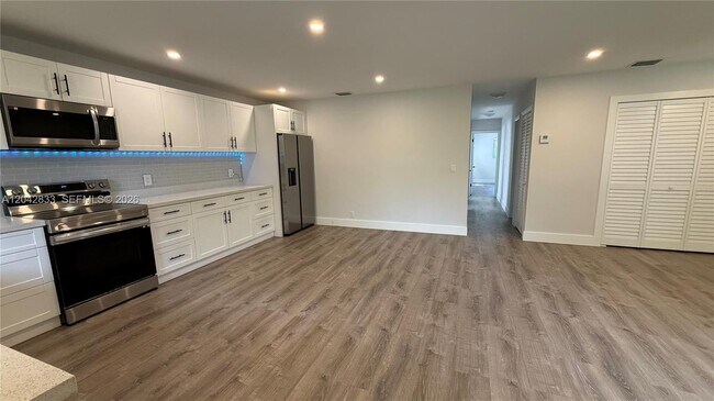 Building Photo - 10751 SW 48th St