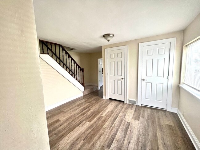 Building Photo - Mt Washington, 2 Bed 1.5 Bath House with Parking, A/C, Patio and More!