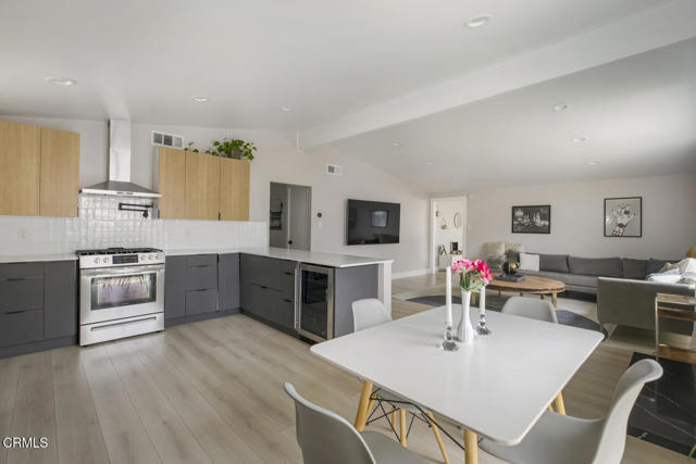 Building Photo - 863 S Vecino Dr
