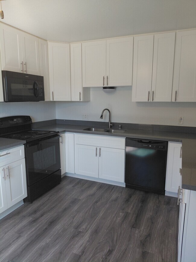 Building Photo - Dalewood Apartments