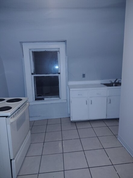 Building Photo - 167 Chittenden St
