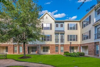 Building Photo - 9200 Westheimer Rd