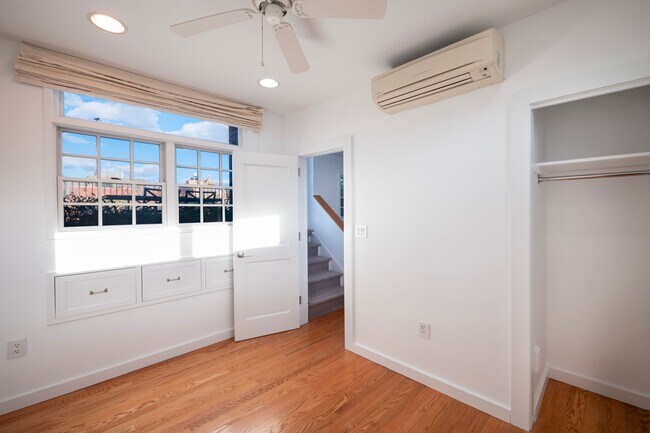 Building Photo - 101 W 81st St