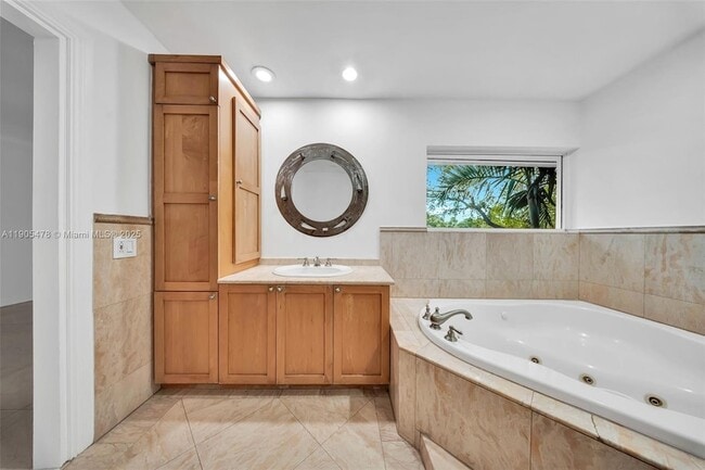 Building Photo - 4000 Alhambra Cir