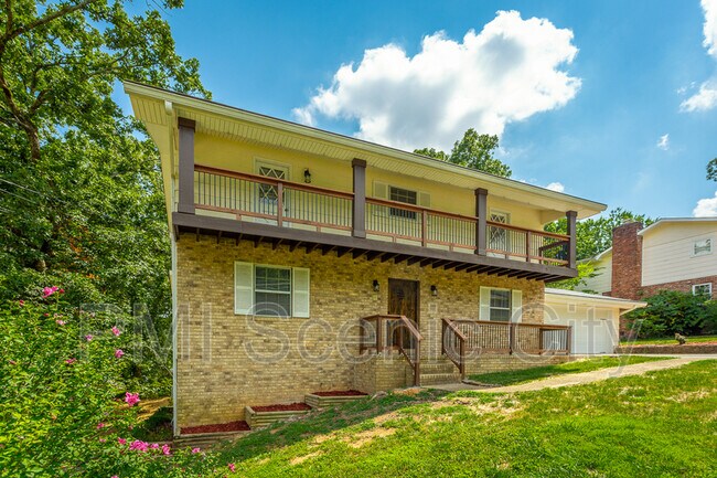Building Photo - 508 Briar Park Ln