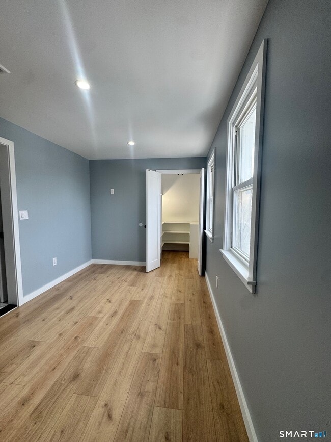 Building Photo - 417 Poplar St