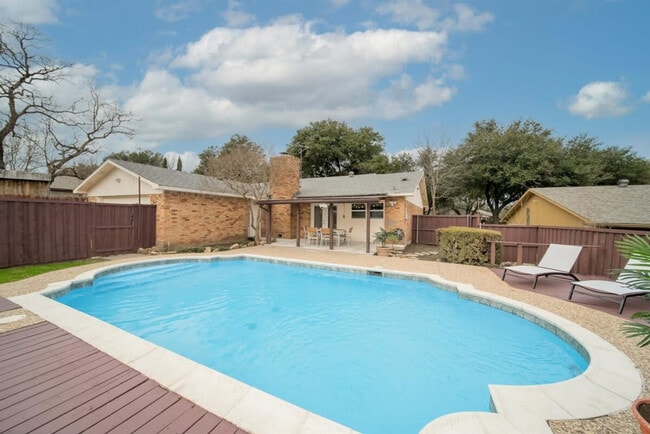 Building Photo - 2922 Clover Valley Dr