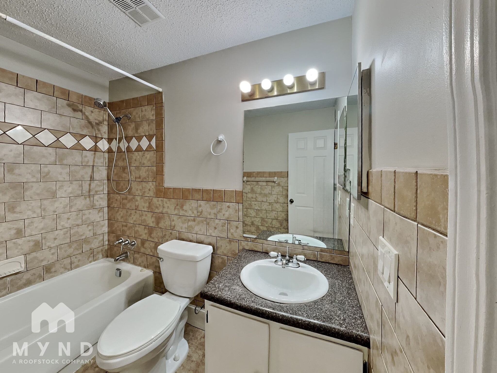 Building Photo - 1407 Huntingdon Chase