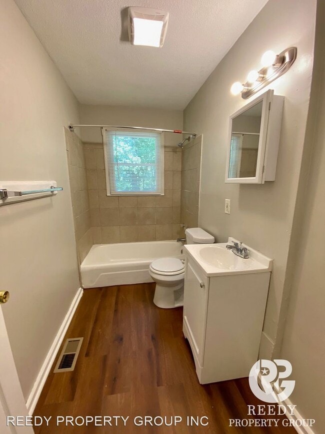 Building Photo - 3 br, 1 bath House - 784 Wofford St
