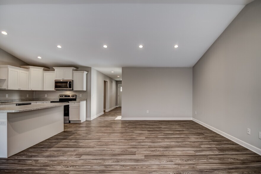 Building Photo - 1543 Charleston Dr