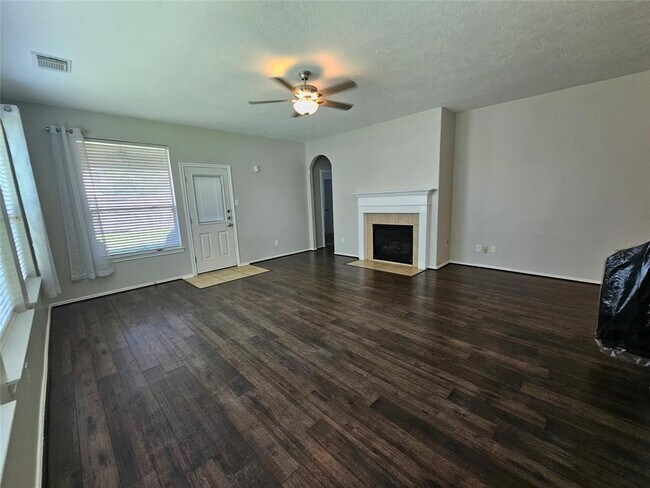Building Photo - 2244 Waxwing Dr