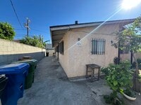 Building Photo - 126 W 71st St