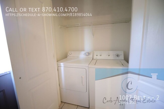 Building Photo - Spacious 2 bed /2 full bath apt - includes...