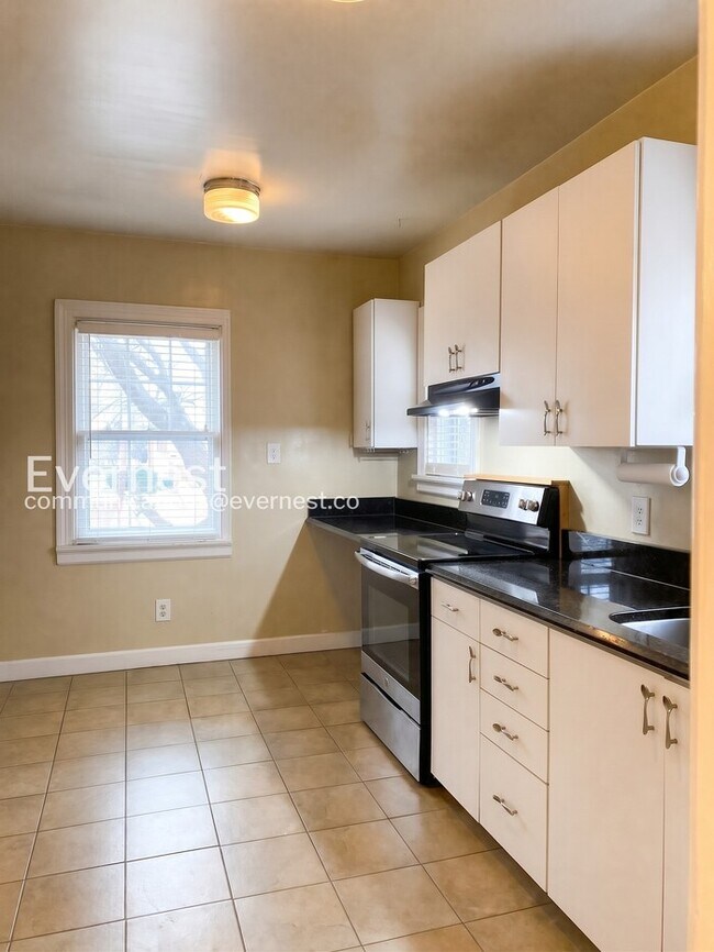 Building Photo - 1212 Stanhope Ave