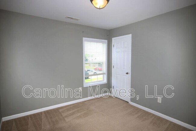 Building Photo - 689 Flintrock Dr