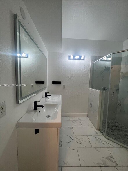 Building Photo - 12406 SW 126th Ave