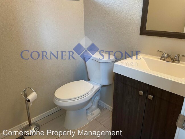Building Photo - 3 br, 1.5 bath House - 1885 E Old Saybrook...