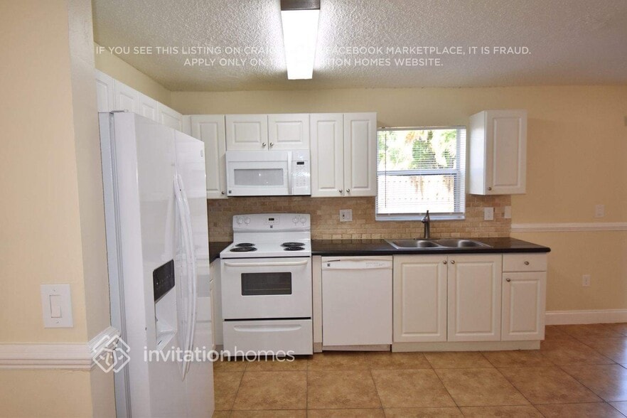 Building Photo - 12139 SW 250th Terrace