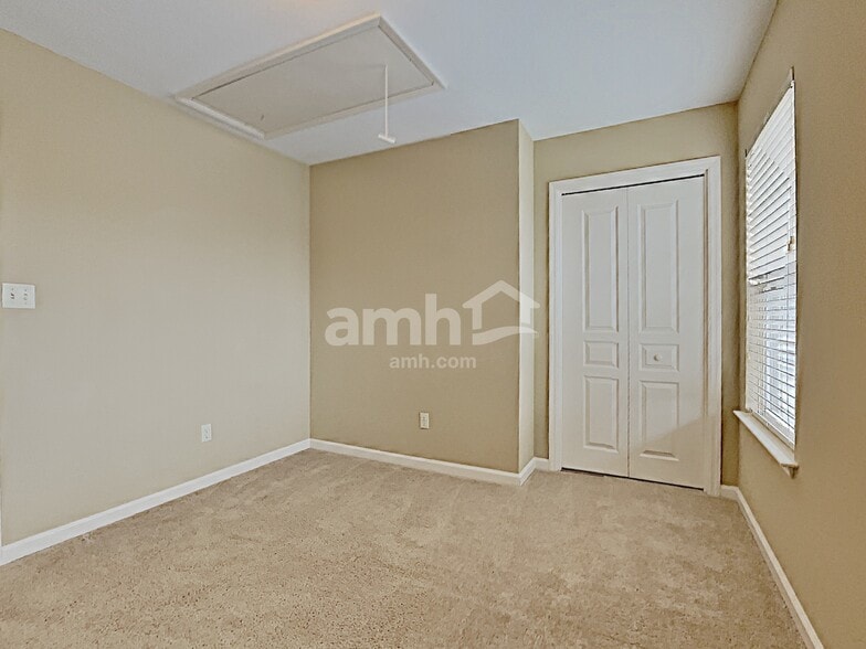 Building Photo - 1515 Pathfinder Ln