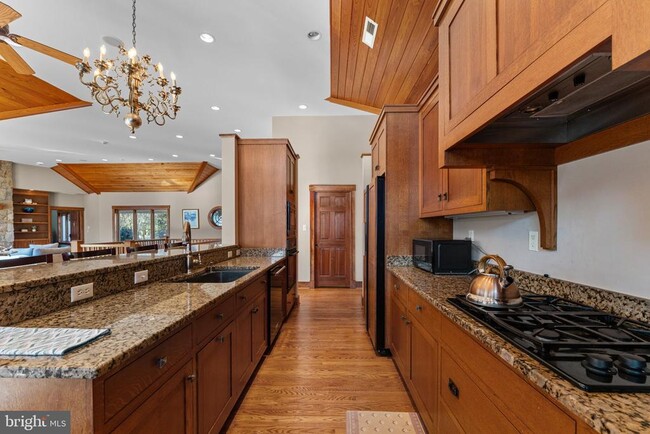 Building Photo - 3535 Meadow Rd