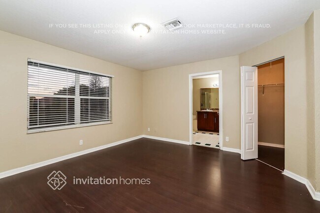 Building Photo - 10254 Serene Meadow Dr N