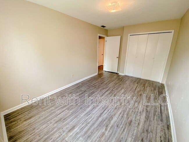 Building Photo - 1445 Willow Bend Way