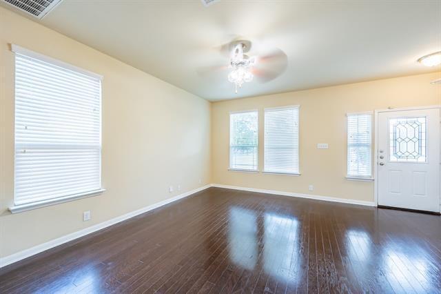 Building Photo - 939 Alamo Plaza Dr