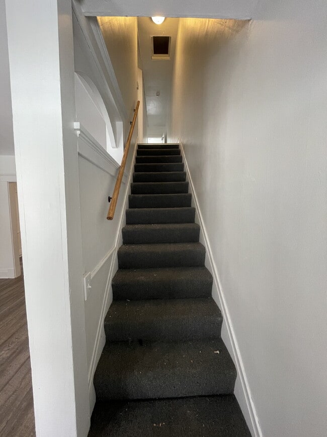 Building Photo - Cozy 3-Bedroom in Greensburg – Walk to Shopping & Dining!