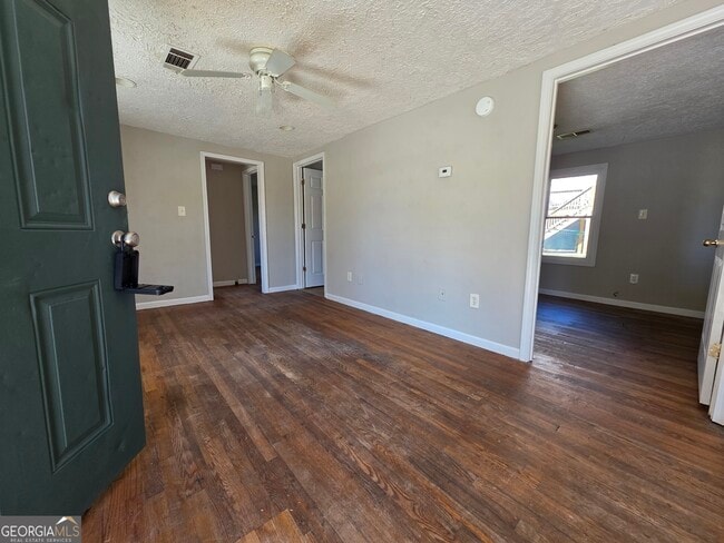 Building Photo - 531 Old Stone Rd