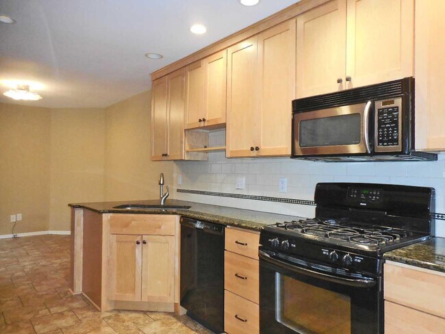 Building Photo - 4314 Hillside Dr