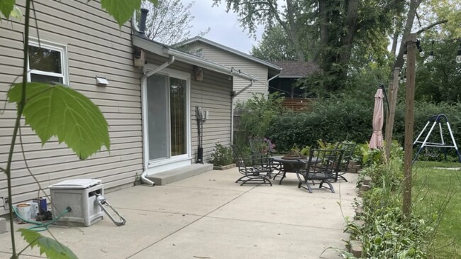 Building Photo - 1117 E Kitson Dr