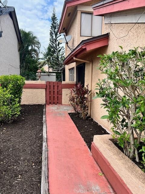 Building Photo - 8331 SW 39th Ct