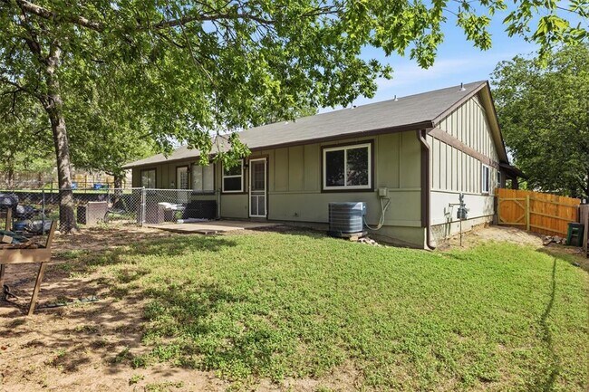 Building Photo - 113 Meteor Dr