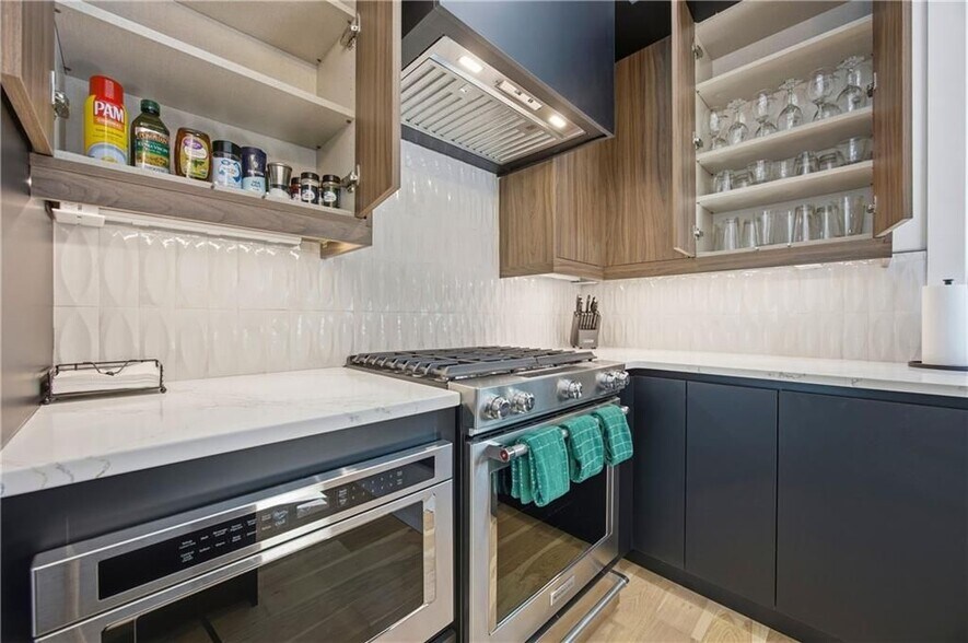 Building Photo - 438 Markham St SW